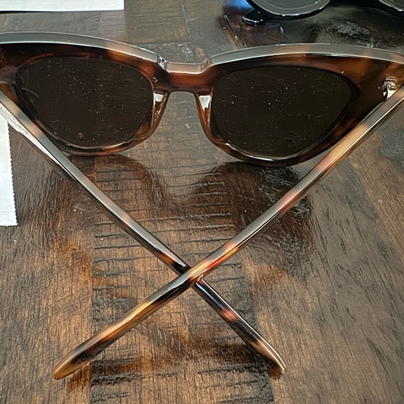 Express sunglasses - Picture 2 of 2